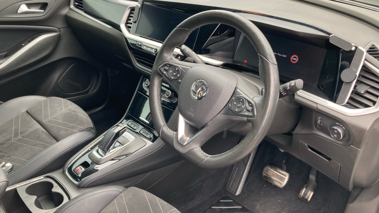 Vauxhall Grandland 1.5 Turbo D Ultimate 5dr Auto Diesel Hatchback